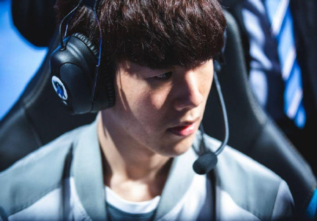 期望相去甚 期望相去甚