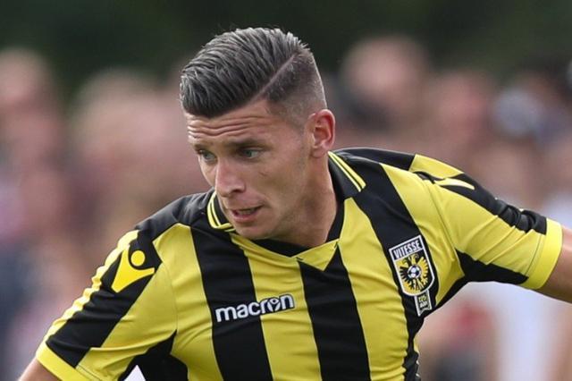 以及对球场 以及对球场